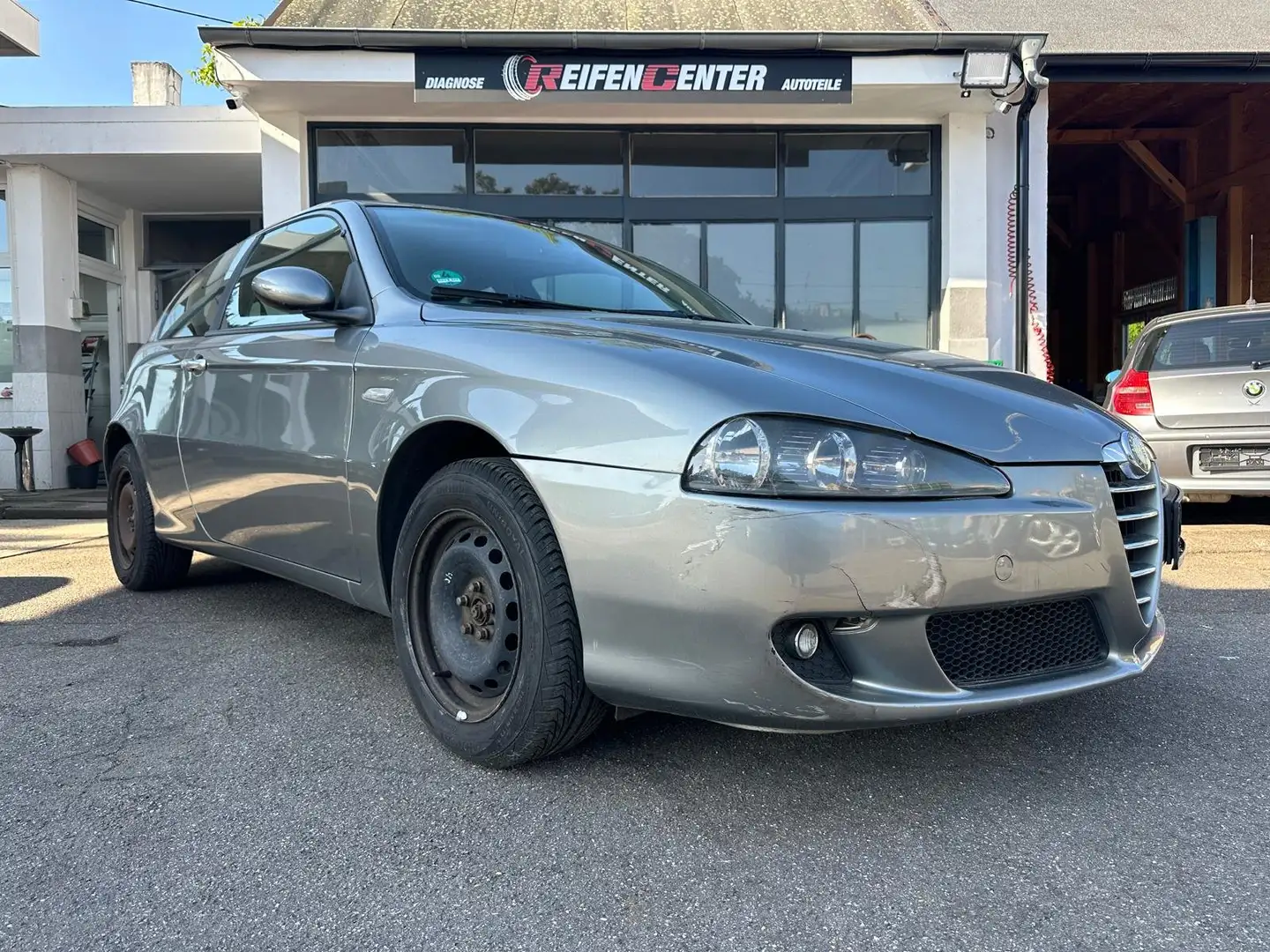 Alfa Romeo 147 1.6 TS 16V Distinctive Gris - 2