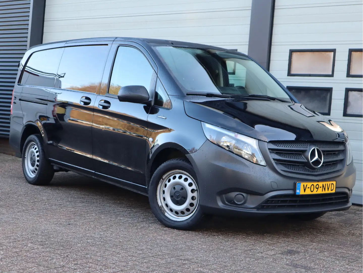 Mercedes-Benz Vito eVito 41 kWh Lang L2 - Navi - Camera Noir - 2