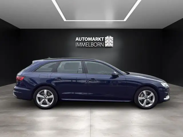 Audi A4 view 11