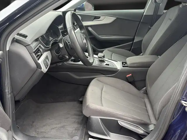 Audi A4 view 14