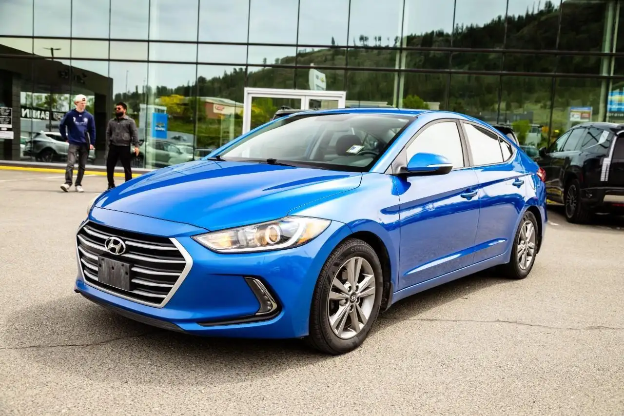 Hyundai ELANTRA снимка Hyundai ELANTRA