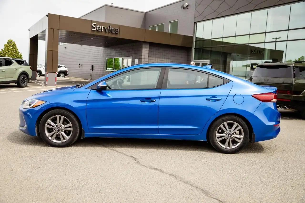 Hyundai ELANTRA снимка Hyundai ELANTRA