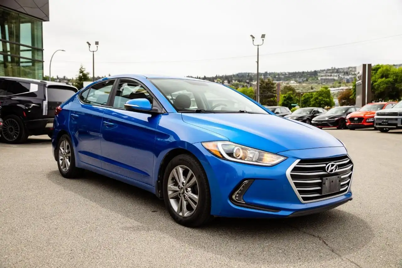 Hyundai ELANTRA снимка Hyundai ELANTRA