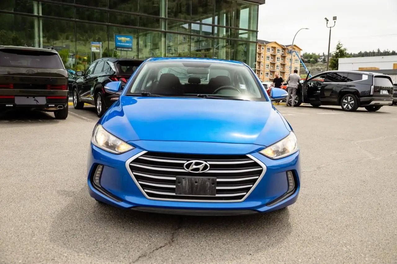 Hyundai ELANTRA снимка Hyundai ELANTRA