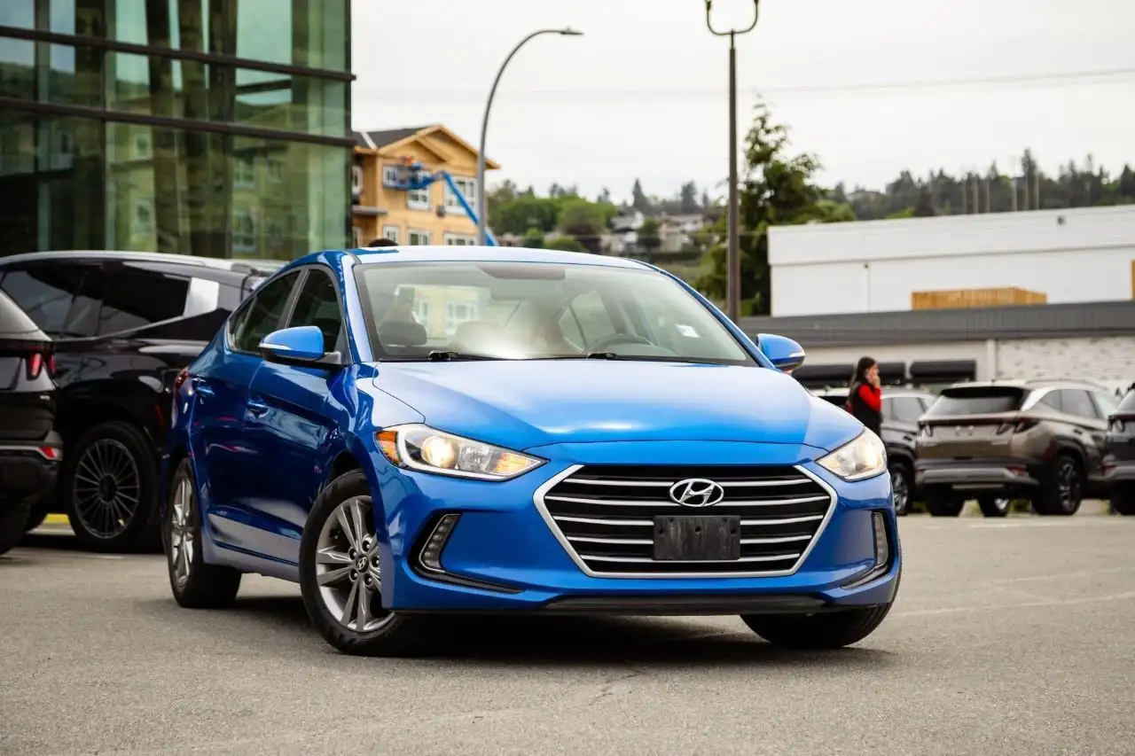 Hyundai ELANTRA снимка Hyundai ELANTRA