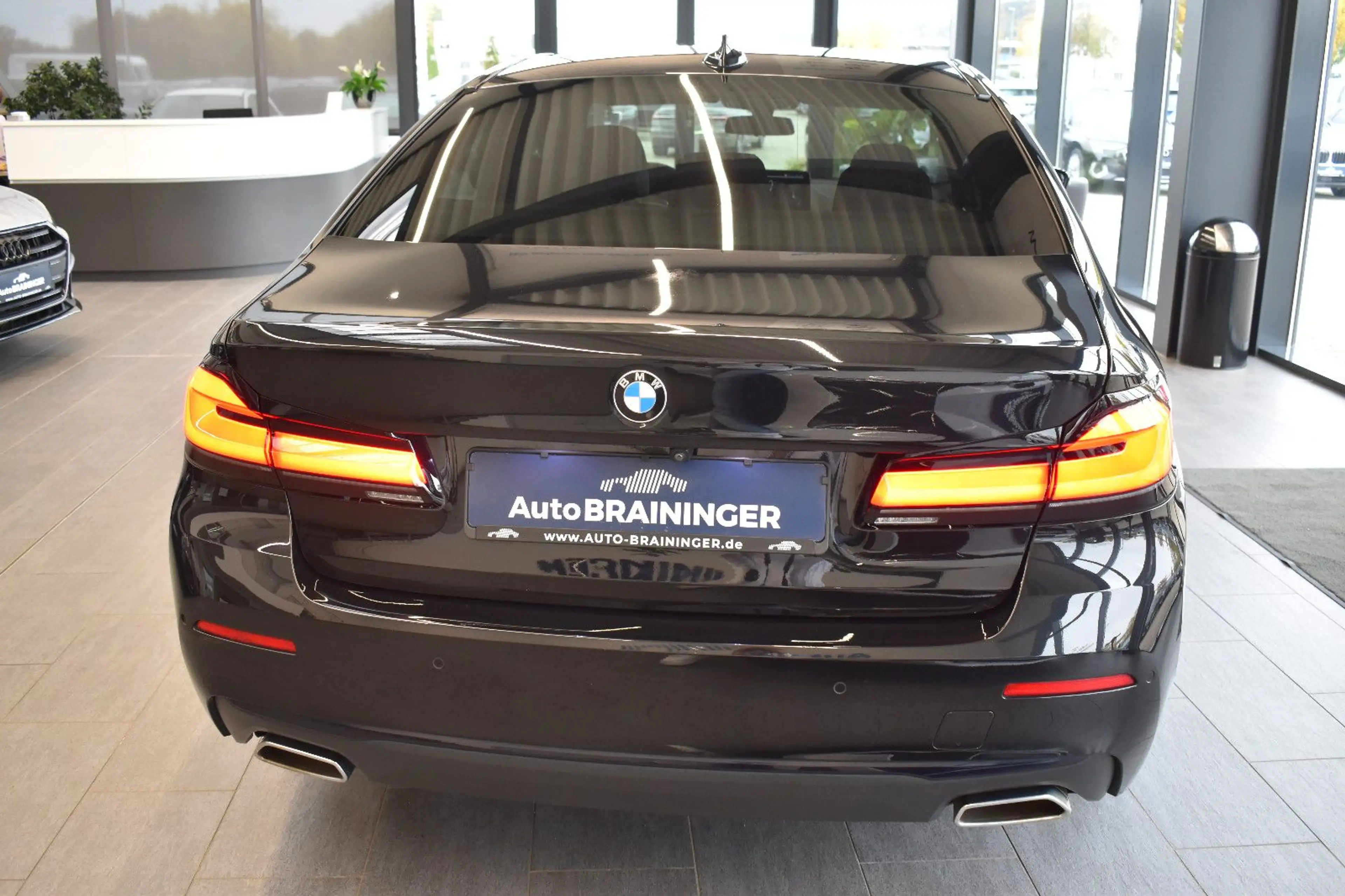 BMW 520 d Limo xDrive Autom. Laser~Live~HUD~Leder~RFK — photo 6
