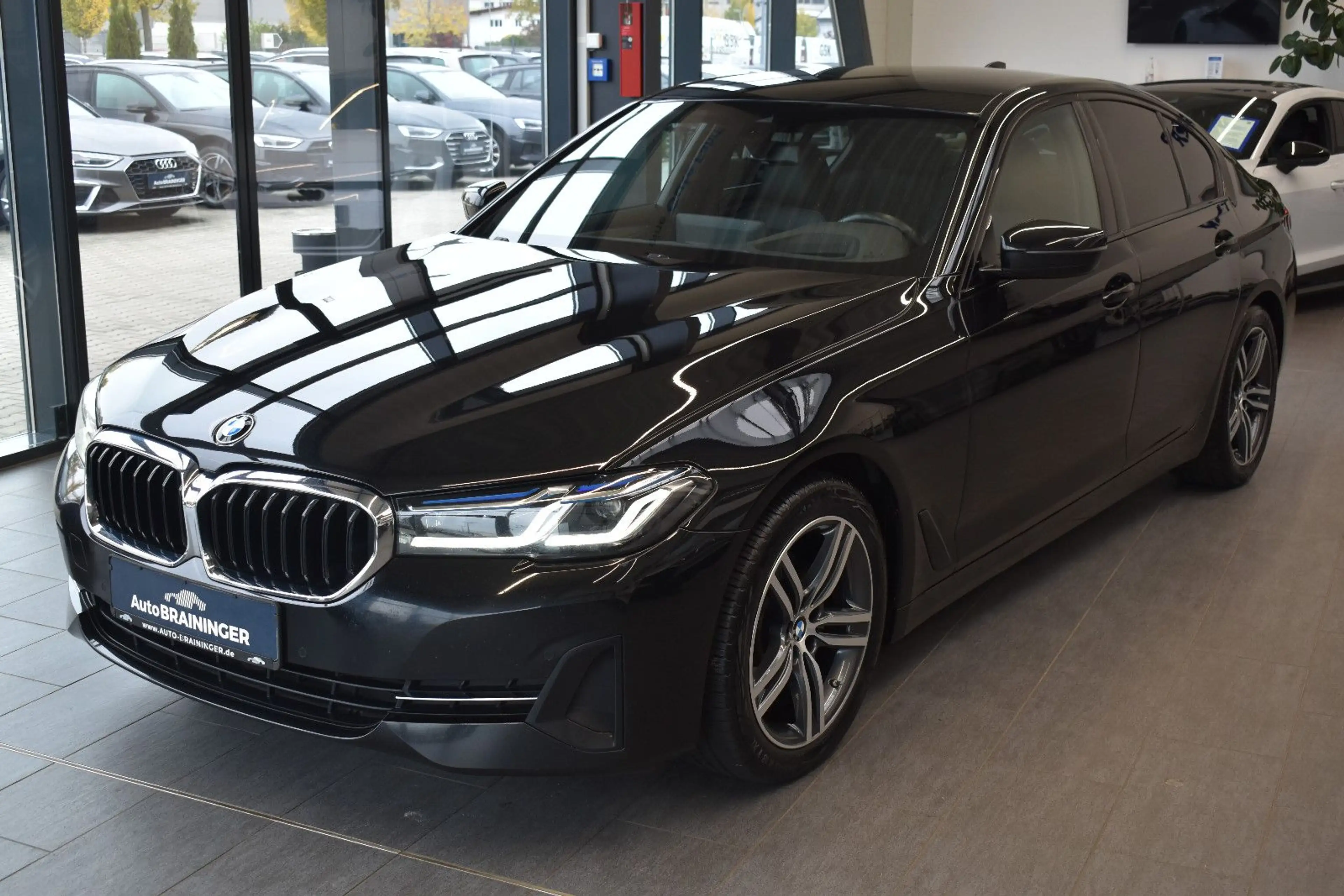 BMW 520 d Limo xDrive Autom. Laser~Live~HUD~Leder~RFK — photo 4
