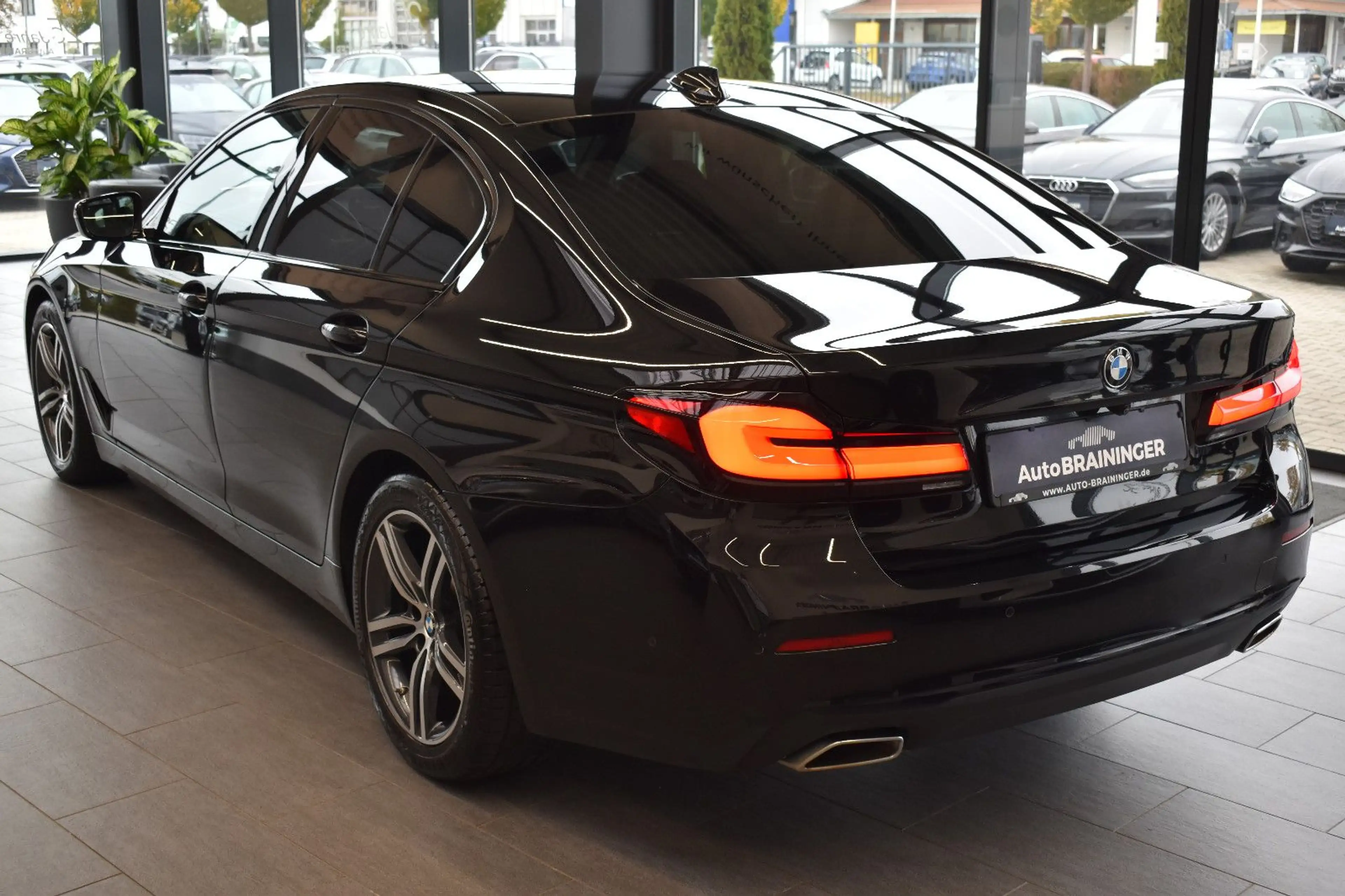BMW 520 d Limo xDrive Autom. Laser~Live~HUD~Leder~RFK — photo 7