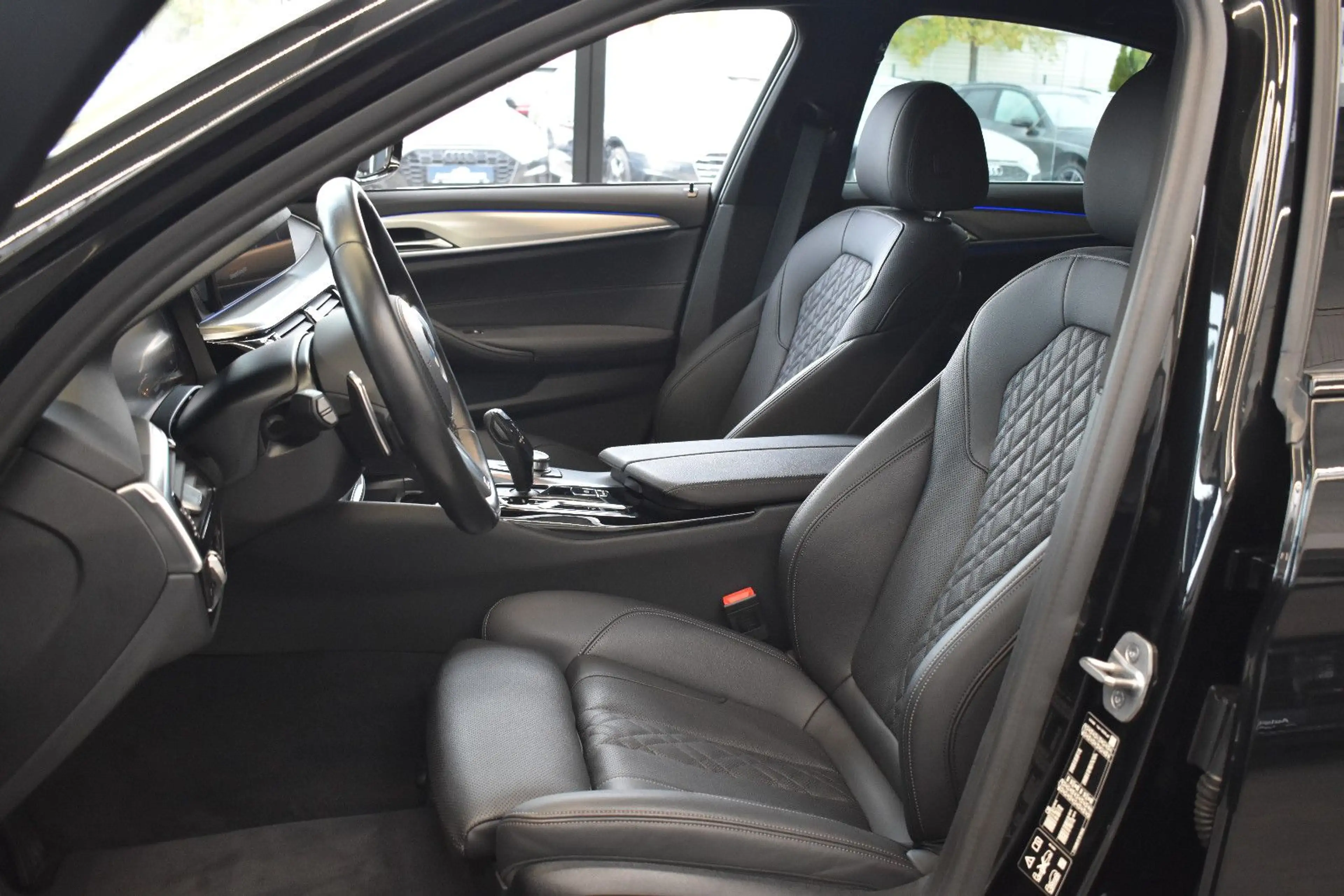 BMW 520 d Limo xDrive Autom. Laser~Live~HUD~Leder~RFK — photo 8