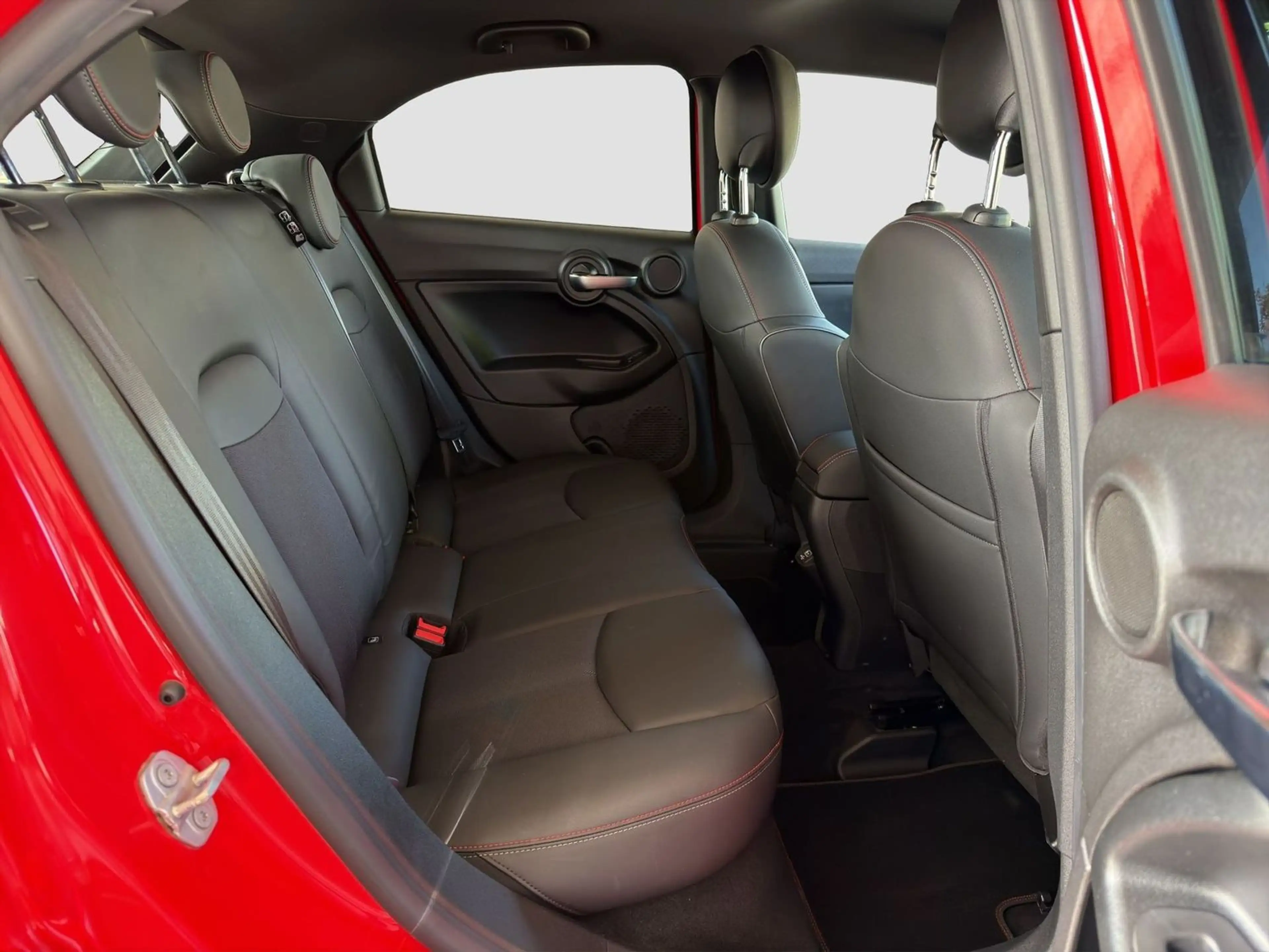Fiat 500X Sport Navi LED Sitzheizung R-Cam PDSC v+h — photo 15