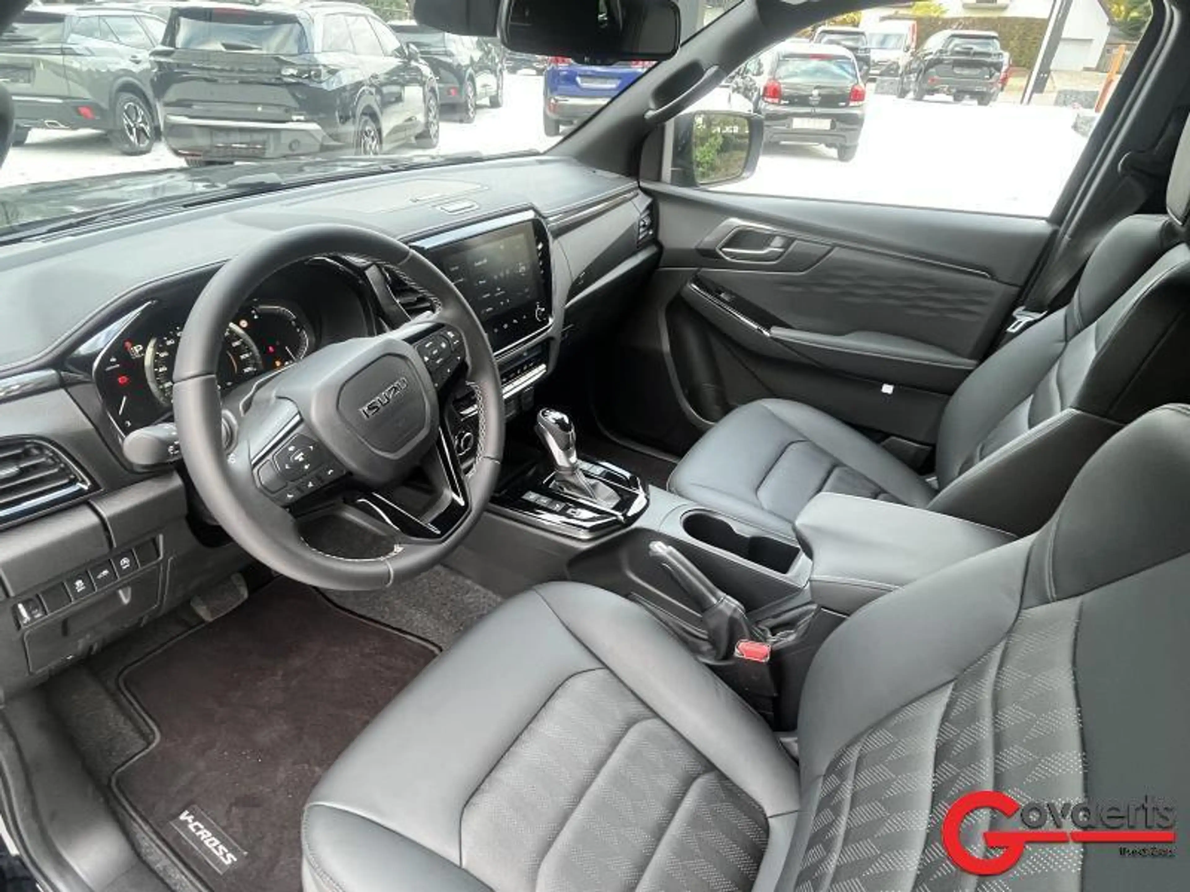 Isuzu D-Max V-CROSS — photo 6