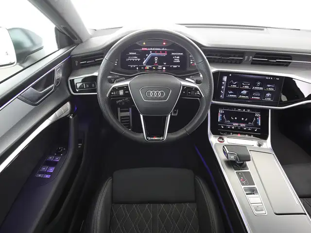 Audi S7 view 10