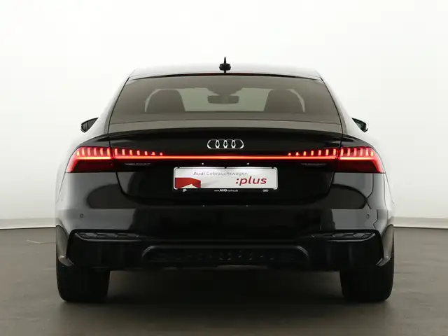 Audi S7 view 6