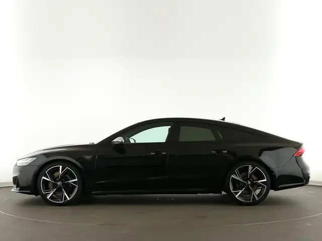 Audi S7 view 4