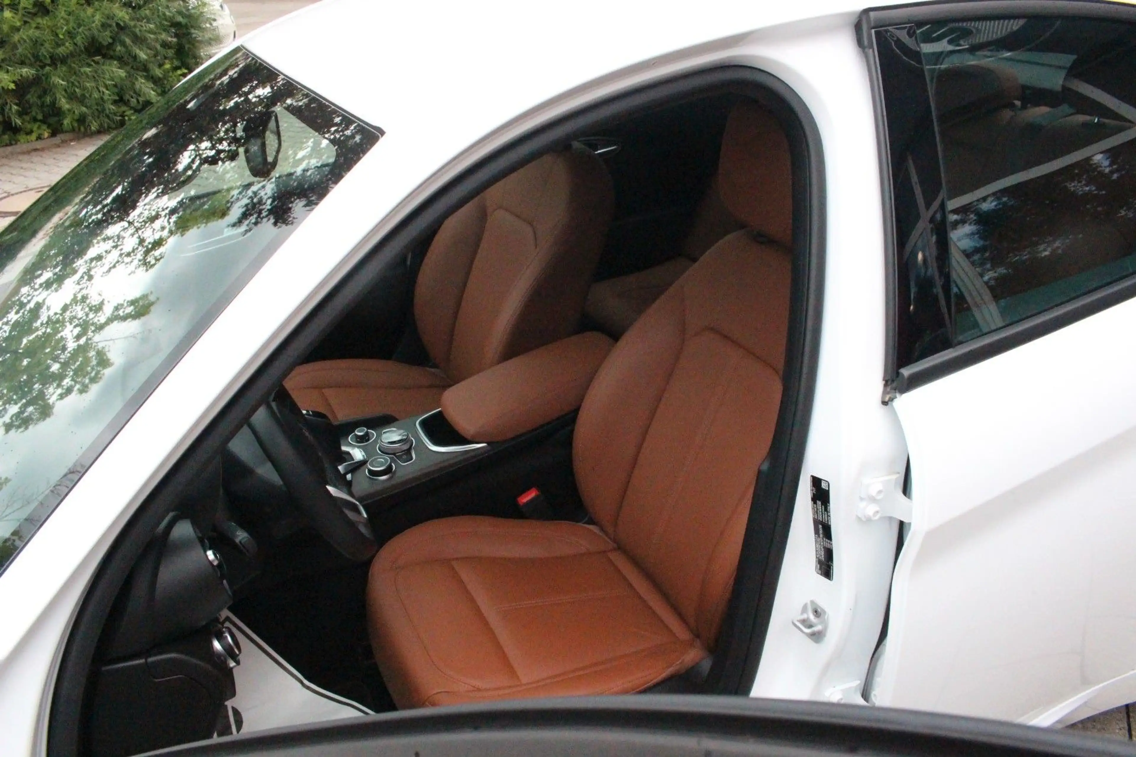 Alfa Romeo Giulia Ti Q4 — photo 10
