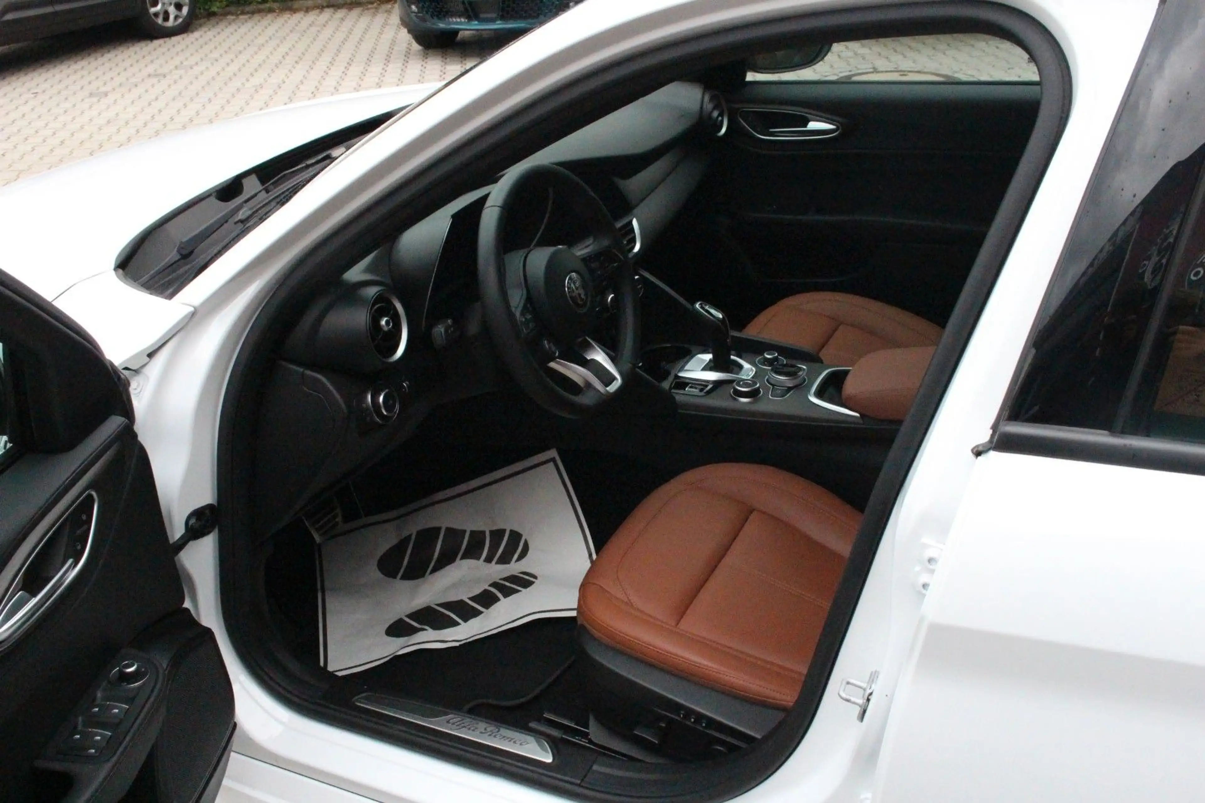 Alfa Romeo Giulia Ti Q4 — photo 11