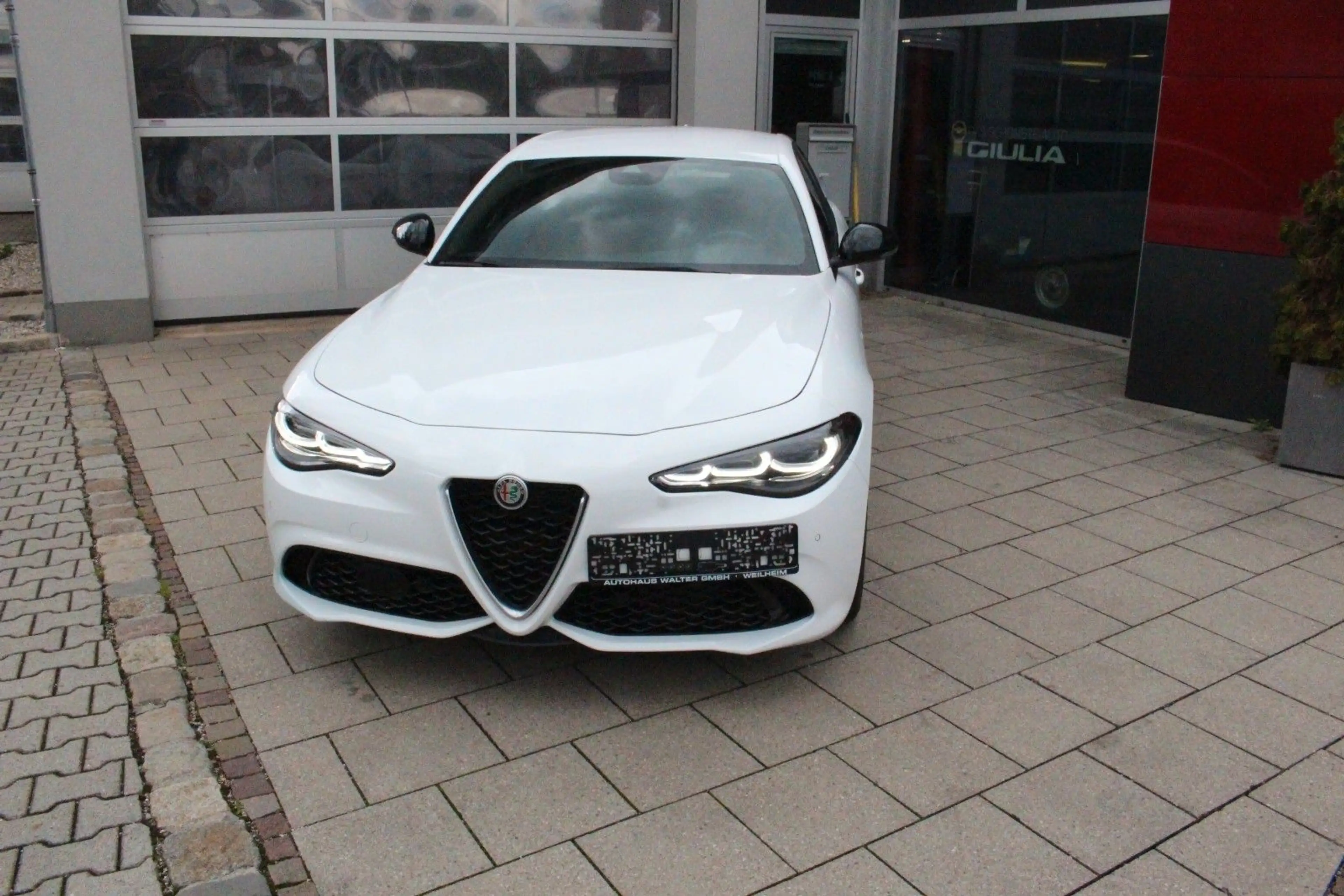 Alfa Romeo Giulia Ti Q4 — photo 2