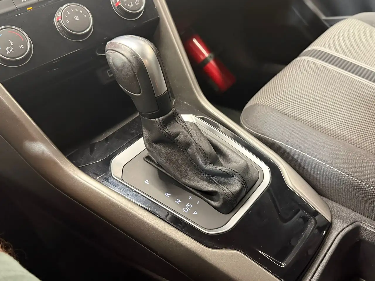 Volkswagen T-Roc 1.5 TSI ACT * SPO R T * GAR 12 MOIS * 1ER PROP, миниатюра 13