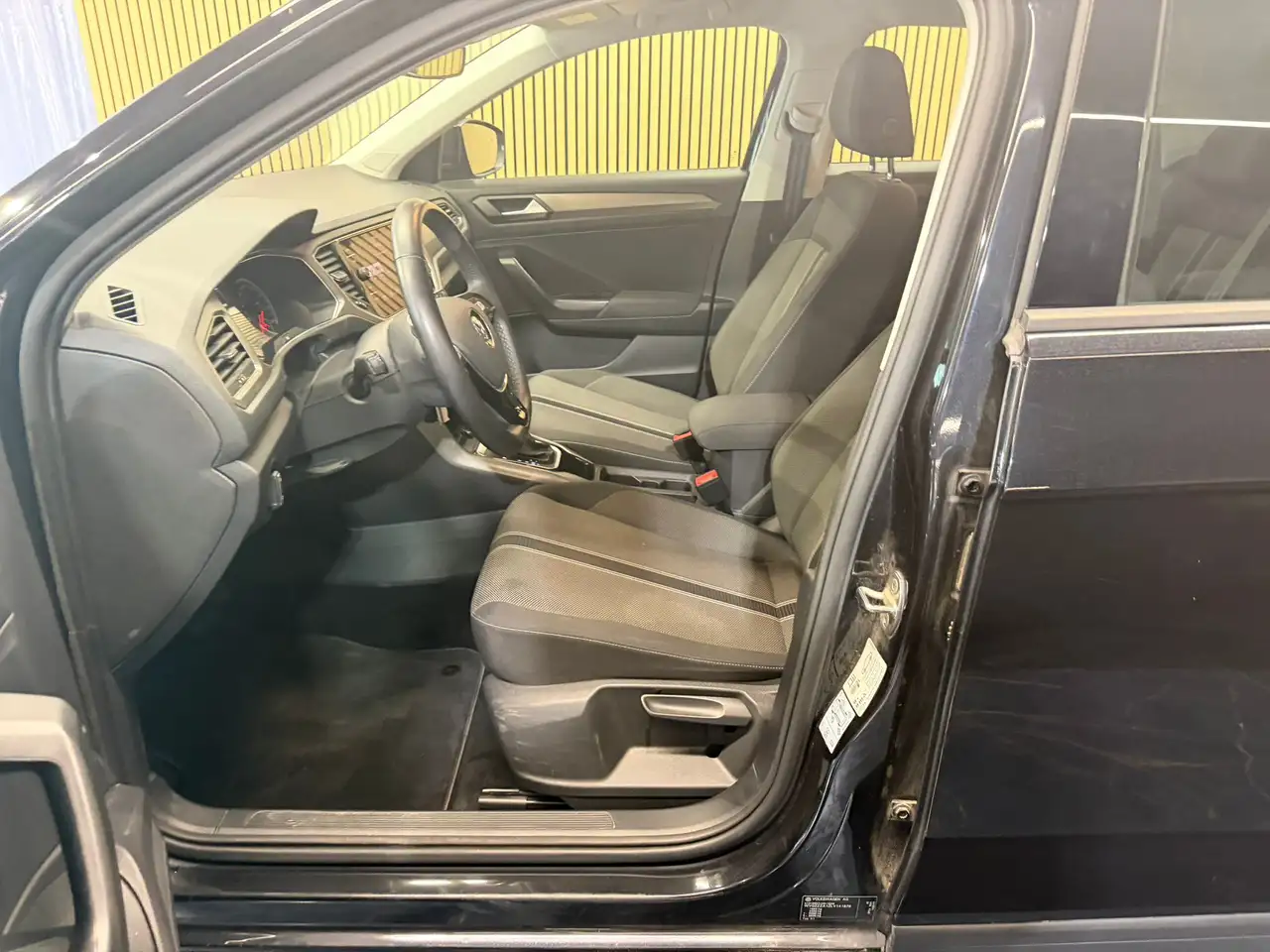 Volkswagen T-Roc 1.5 TSI ACT * SPO R T * GAR 12 MOIS * 1ER PROP, миниатюра 8
