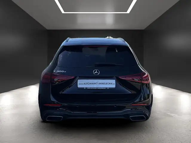 Mercedes-Benz C-Class view 9