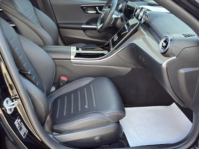 Mercedes-Benz C-Class view 13