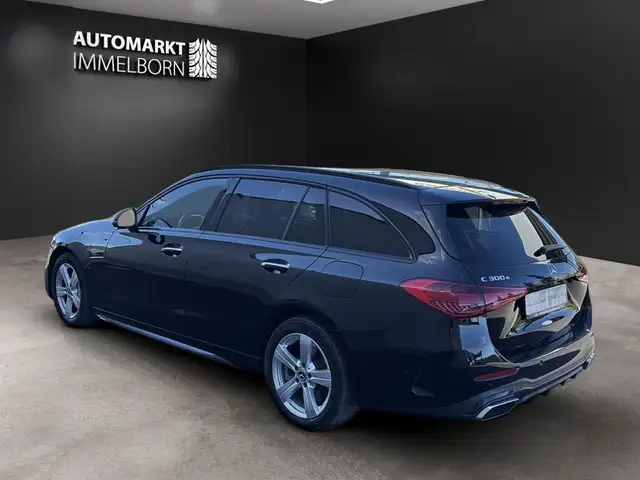 Mercedes-Benz C-Class view 5