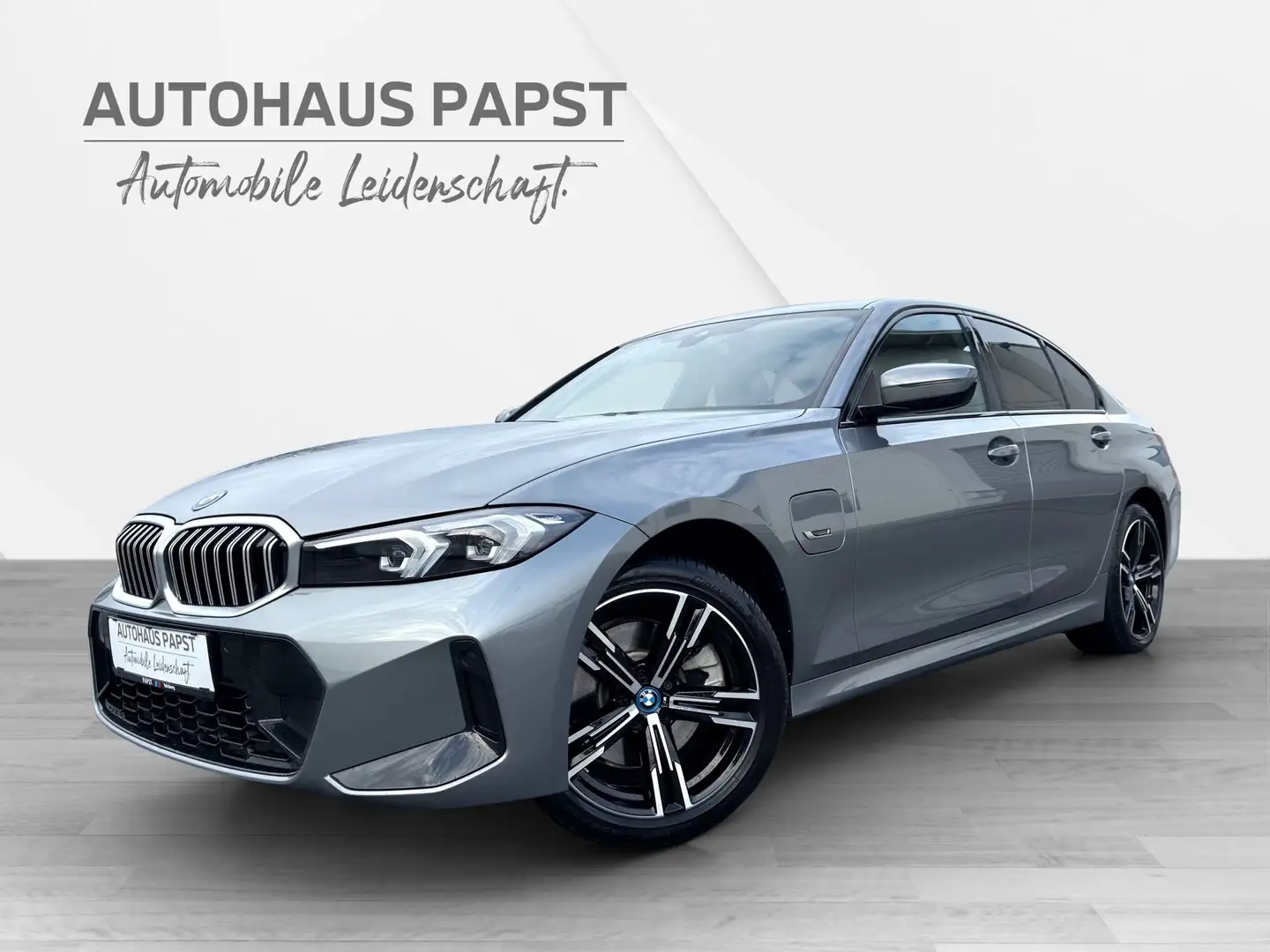 BMW 330 *** M-SPORT *** NP € 65.064 / -40% *** Gesamt 292 PS Grau - 1