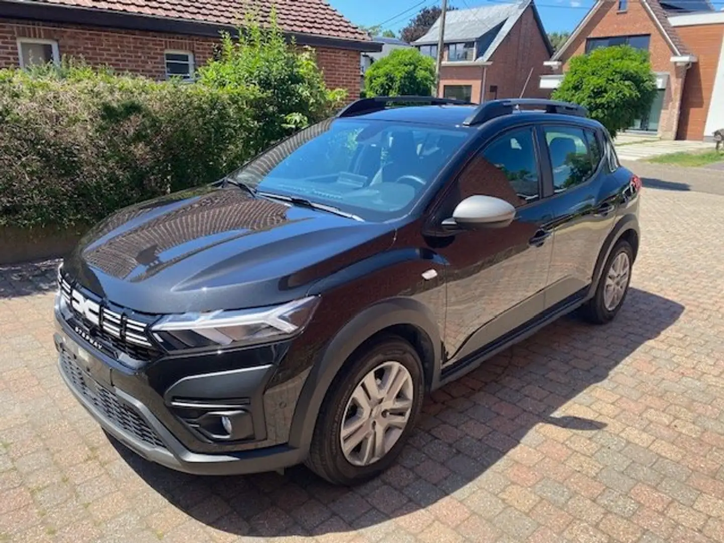 Dacia Sandero Stepway automaat 24000km Zwart - 1