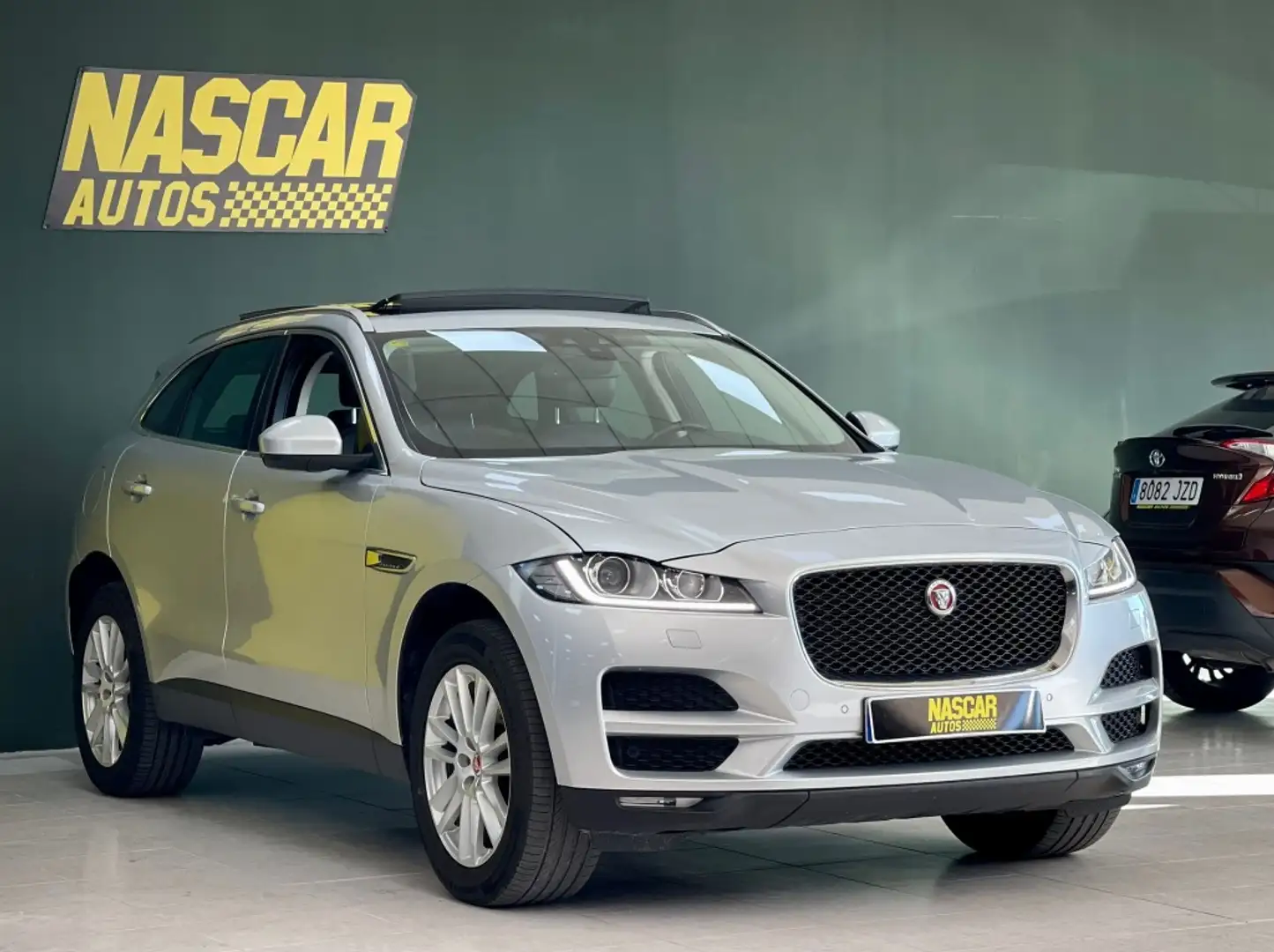 Jaguar F-Pace 2.0i4D Prestige Aut. AWD 180 Grigio - 2