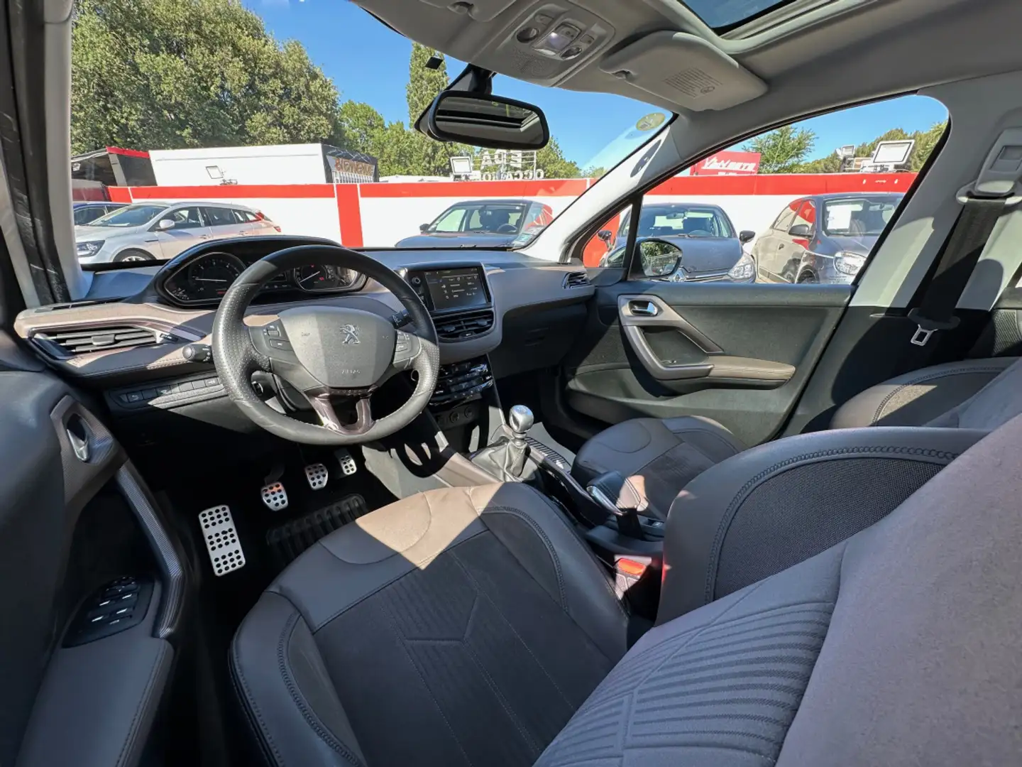 Peugeot 2008 1.6 e-HDi 115ch BVM6 Féline Cuivre - 1