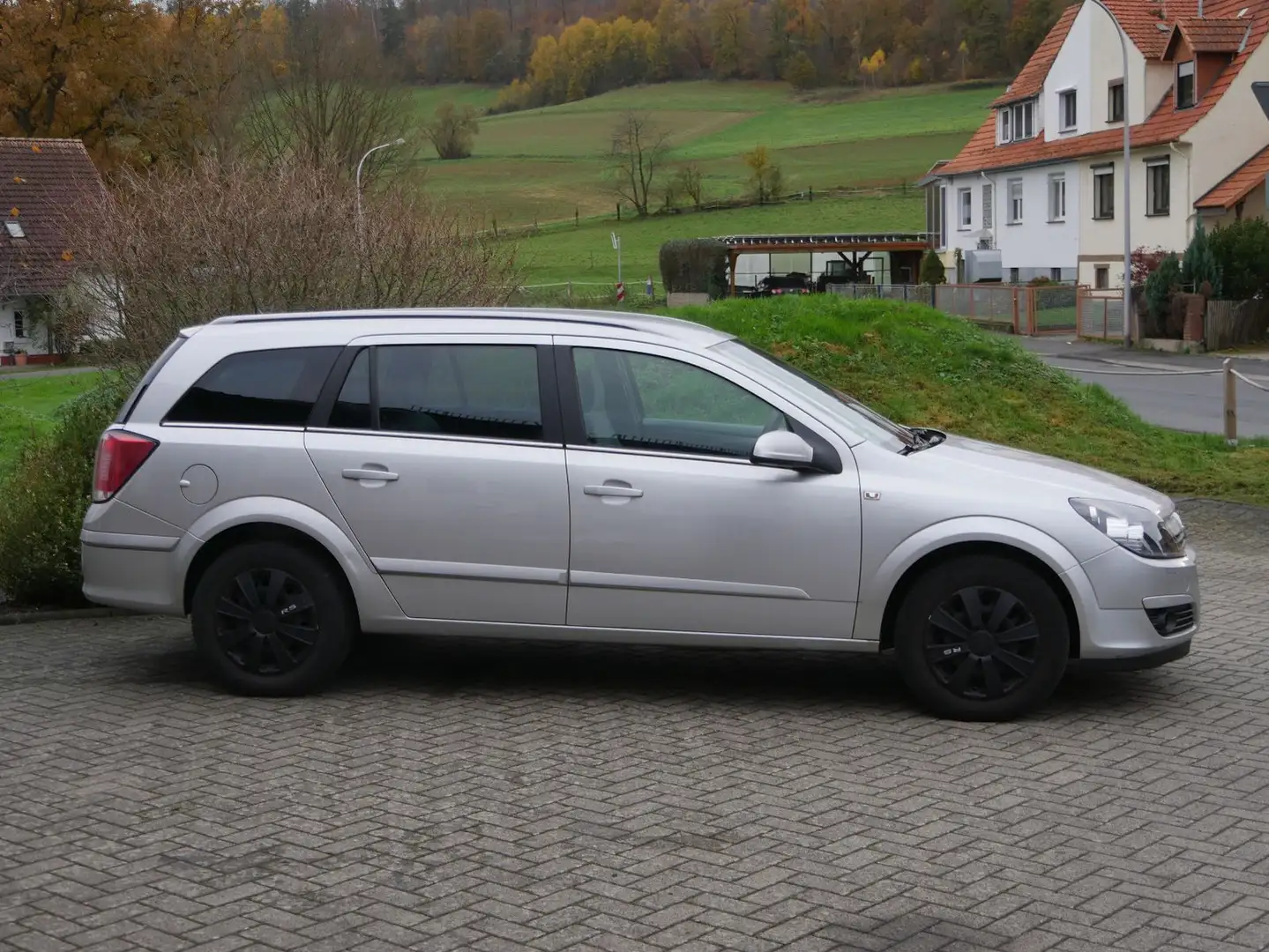 Opel Astra H Caravan Edition Srebrny - 2