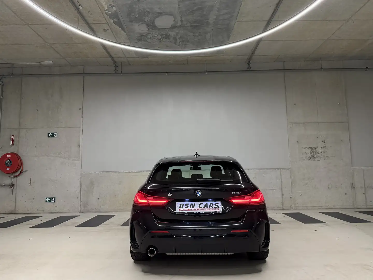 BMW 118 MPACKET/LANE/ZETELVERWRMNG/CARPLAY Zwart - 2