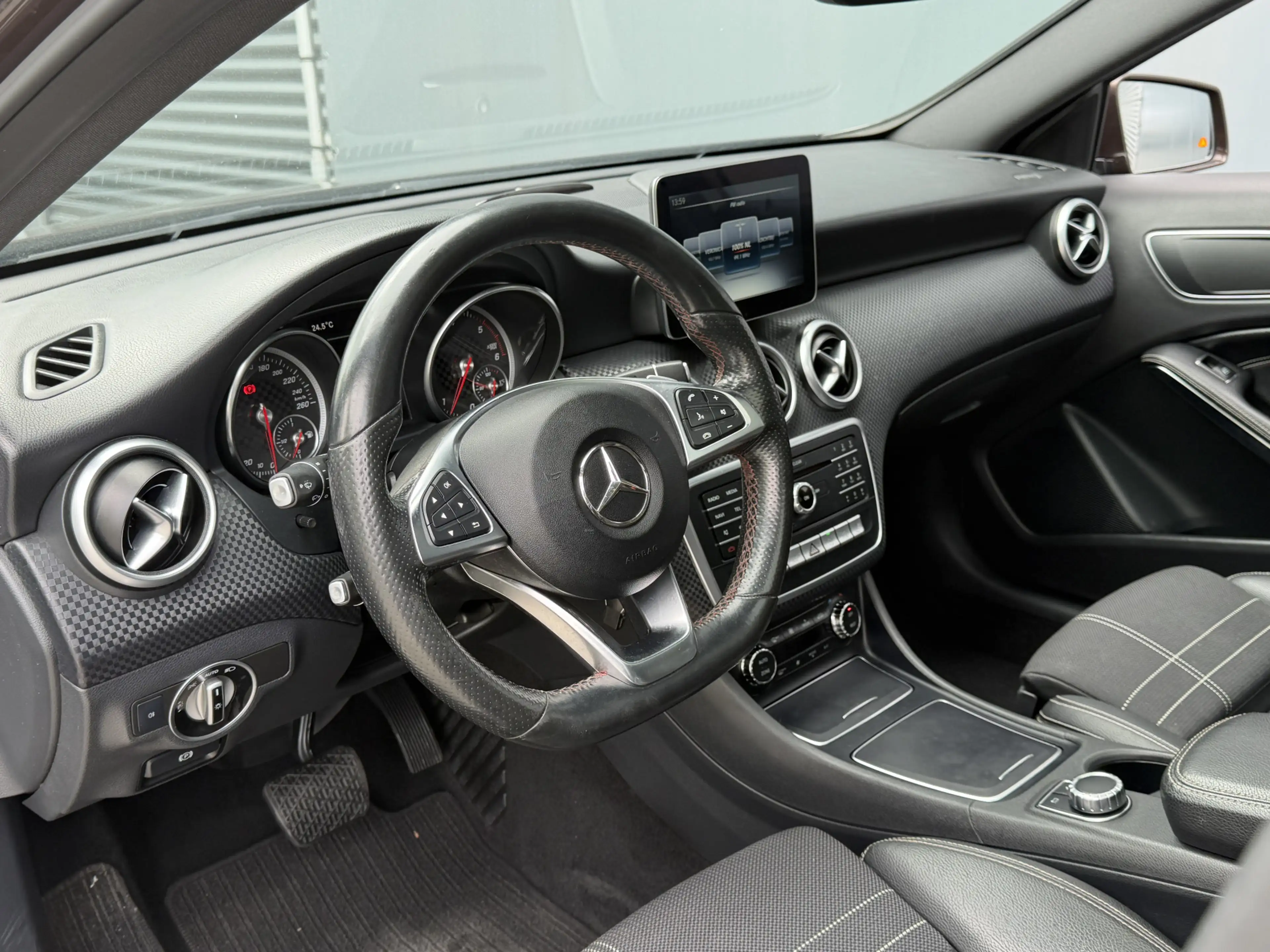 Mercedes-Benz A 220 BWJ 2016 | 220D 177PK AUTOMAAT | PANO DAK | CLIMA — photo 3