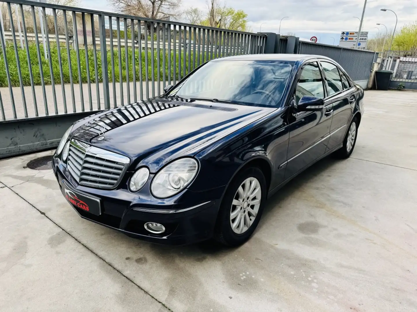Mercedes-Benz E 320 320CDI Elegance (14.75) Aut. Modrá - 2