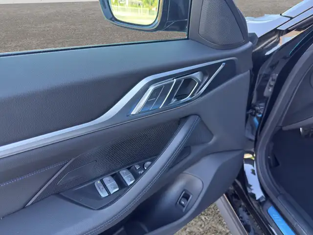 BMW 4 Series view 9