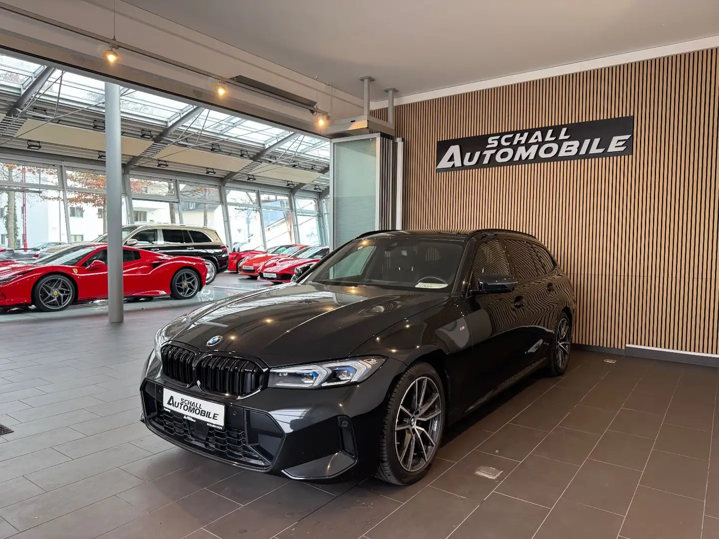 BMW 318 i Tour. M-Sport/Driv-Assist/AHK/CAM/HUD/LASER Schwarz - 1