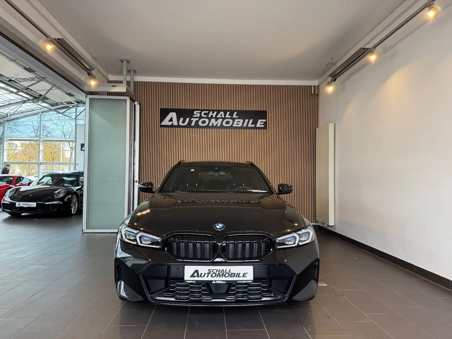 BMW 318 i Tour. M-Sport/Driv-Assist/AHK/CAM/HUD/LASER Schwarz - 2