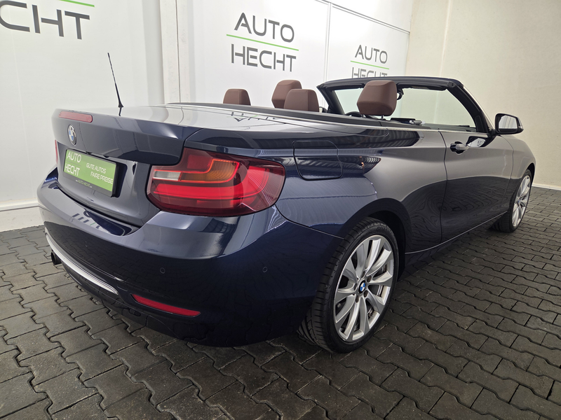 BMW 230 i Cabrio Luxury Line, Harman Kardon, Kamera — photo 3