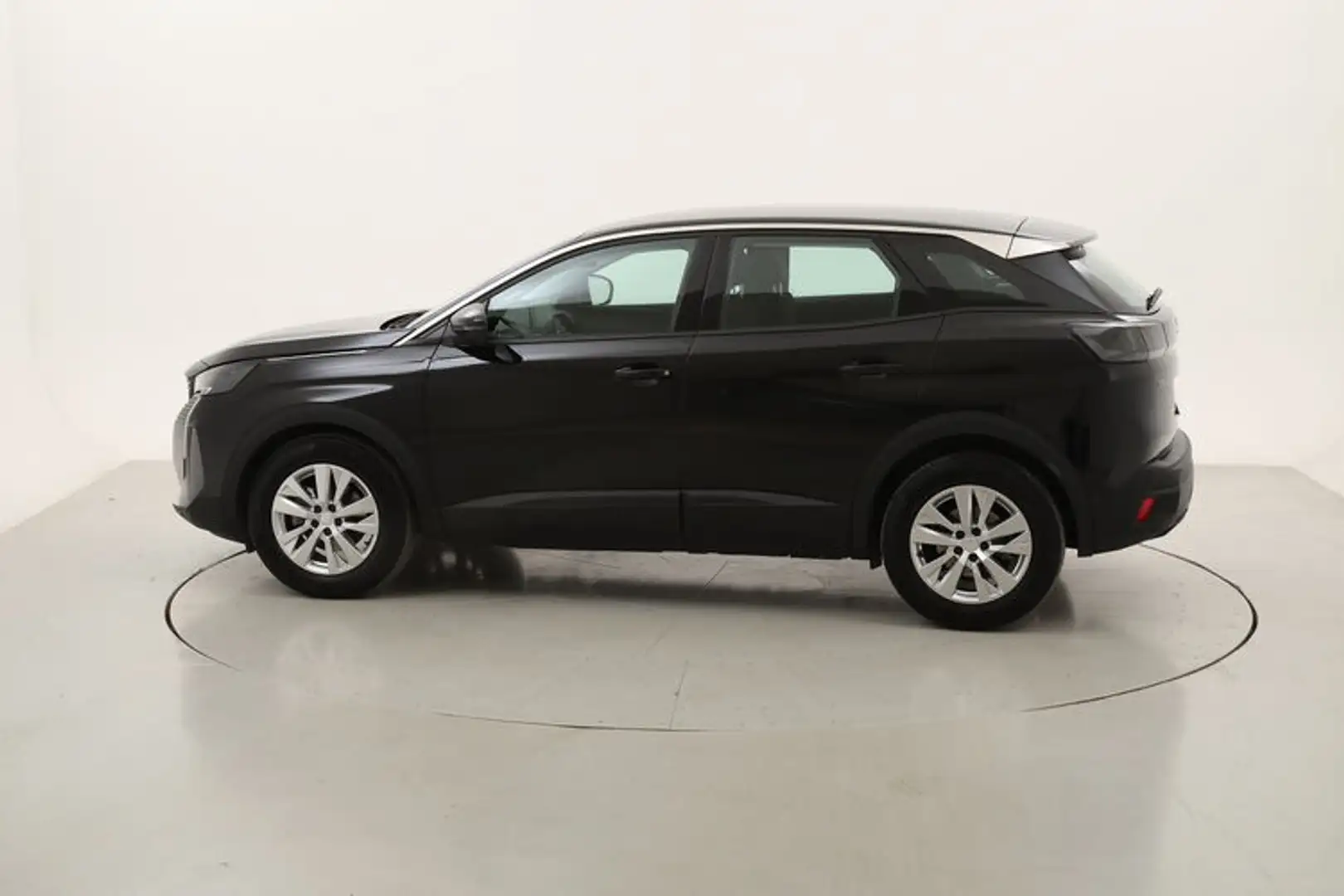 Peugeot 3008 Active Pack 1.2 Benzina 131CV Nero - 2