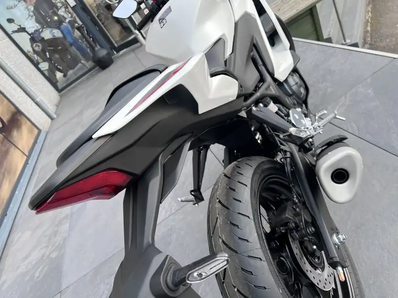 Yamaha YZF-R3 - foto 4