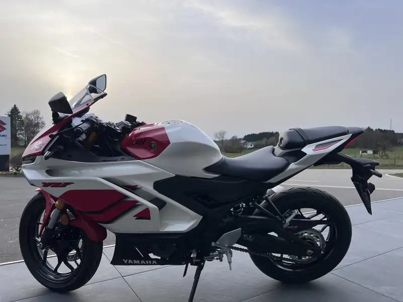 Yamaha YZF-R3 - foto 3