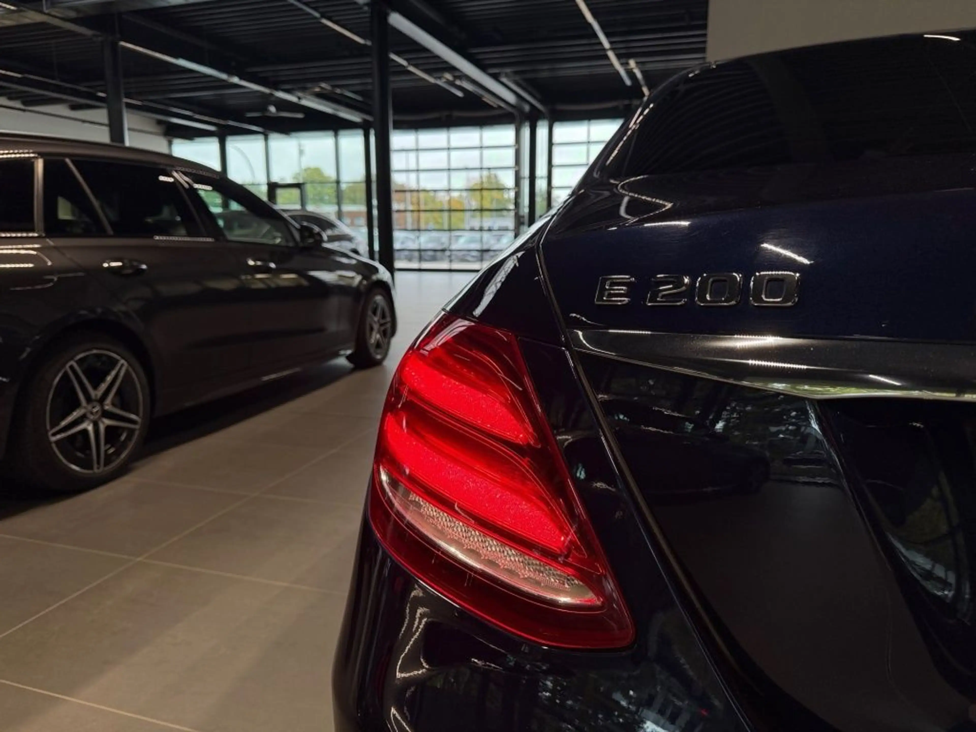 Mercedes-Benz E 200 Sportstyle -Memory-Schiebedach-Totwinkel — photo 10