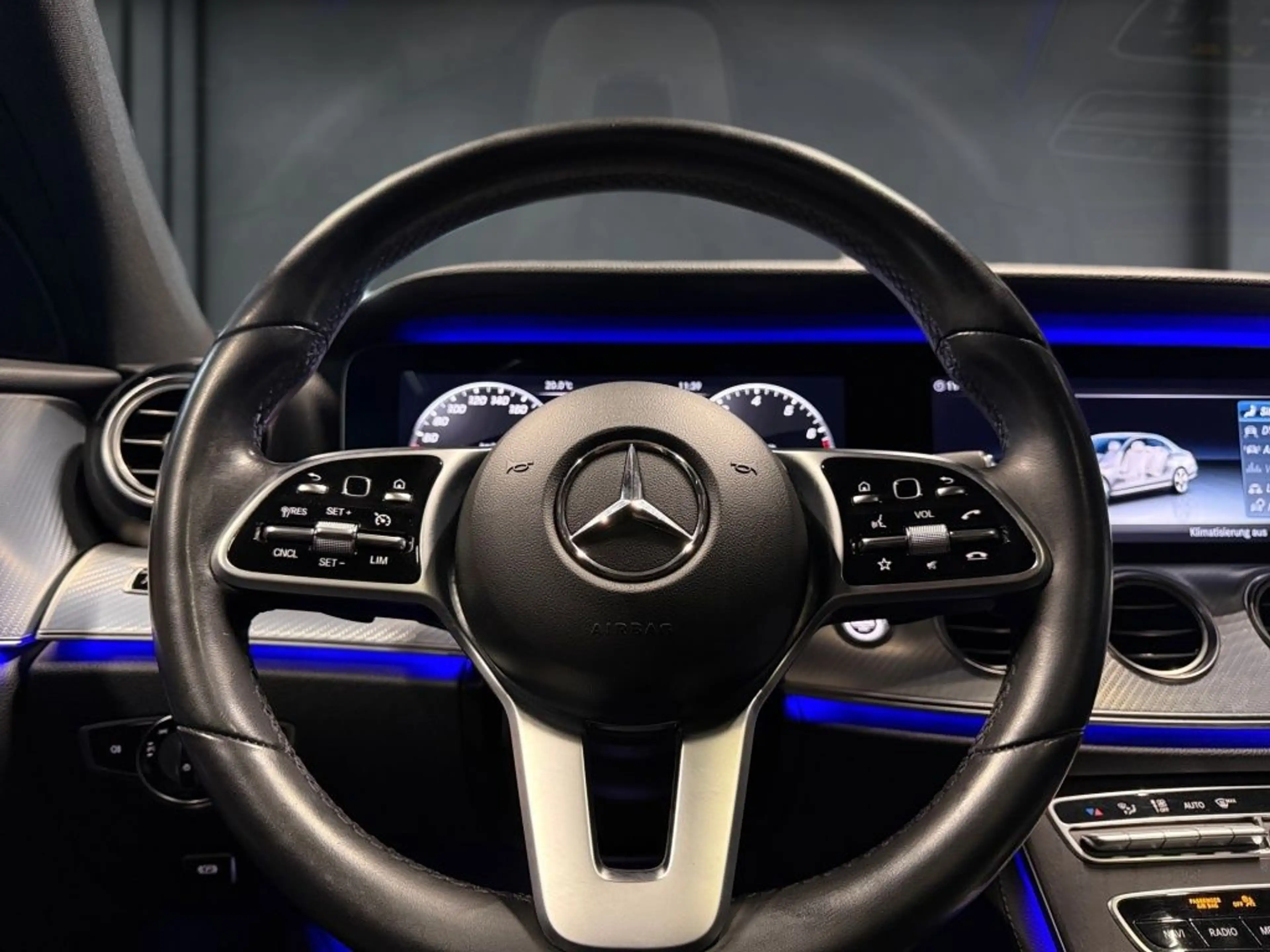 Mercedes-Benz E 200 Sportstyle -Memory-Schiebedach-Totwinkel — photo 7
