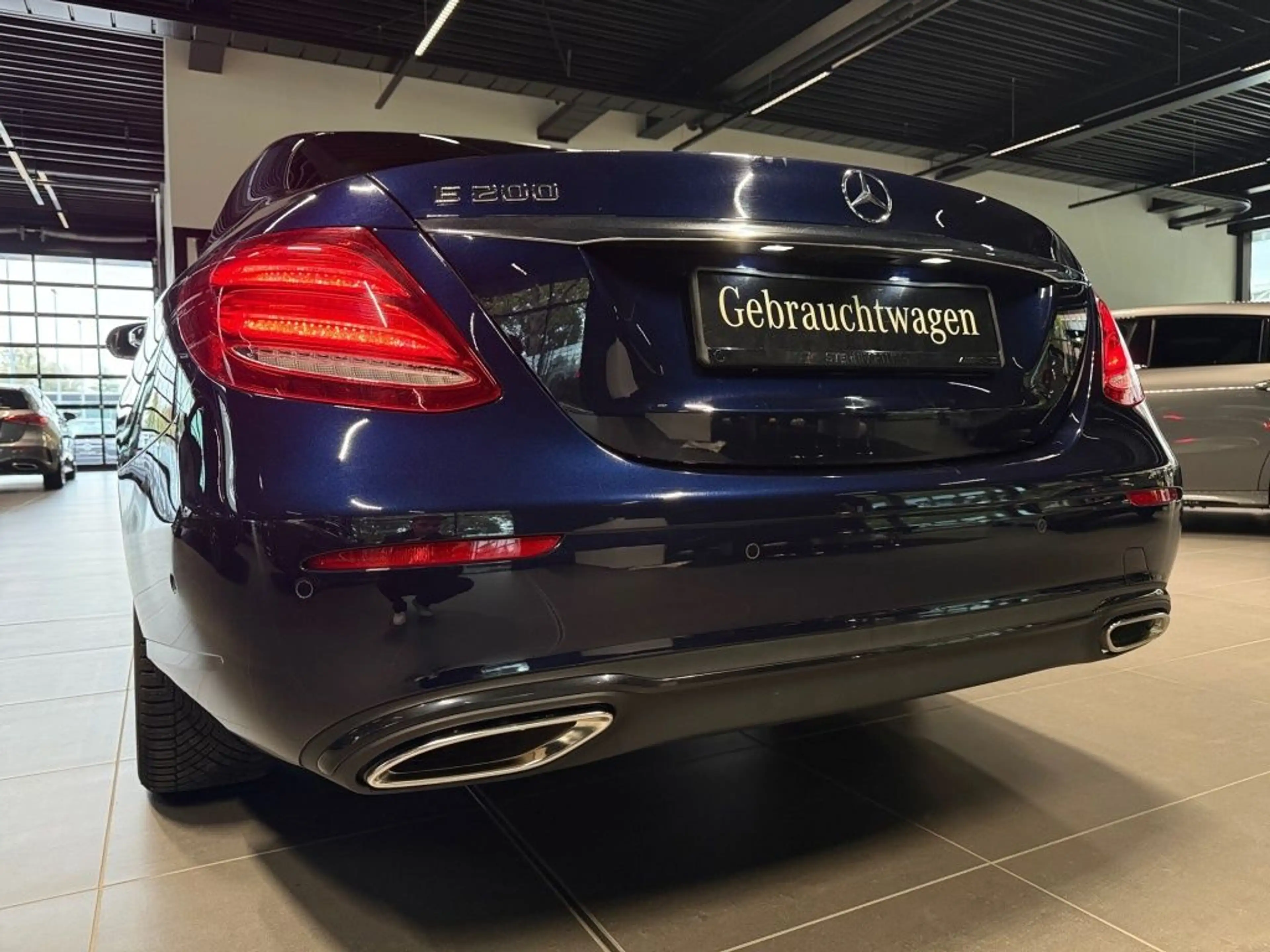 Mercedes-Benz E 200 Sportstyle -Memory-Schiebedach-Totwinkel — photo 11