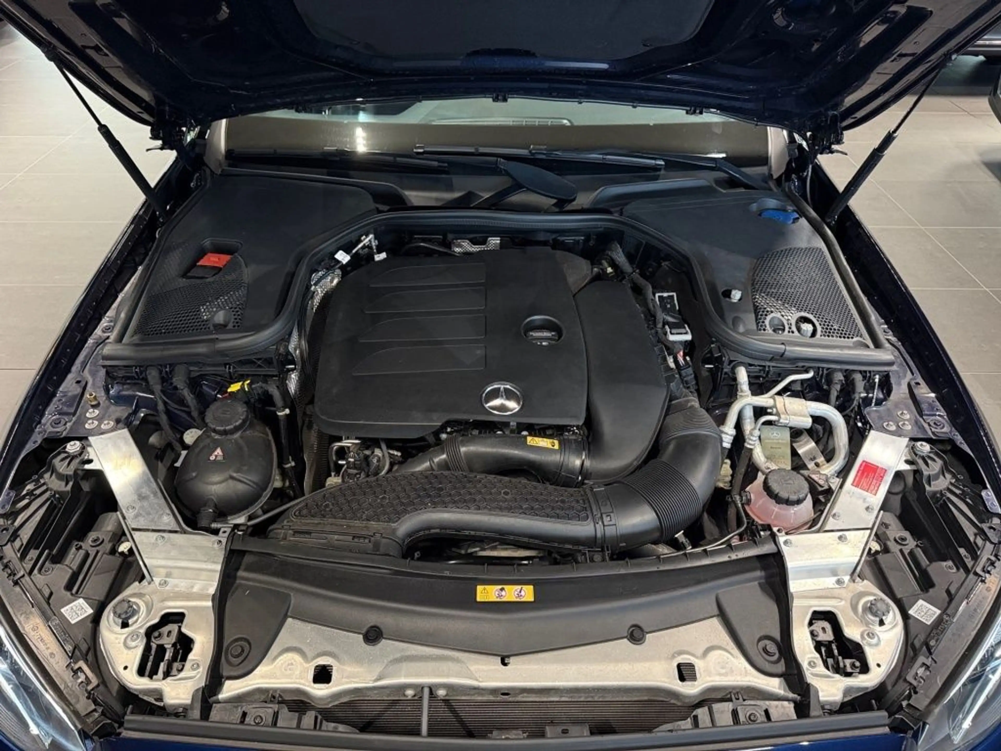 Mercedes-Benz E 200 Sportstyle -Memory-Schiebedach-Totwinkel — photo 4