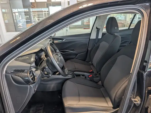 Skoda Fabia view 3