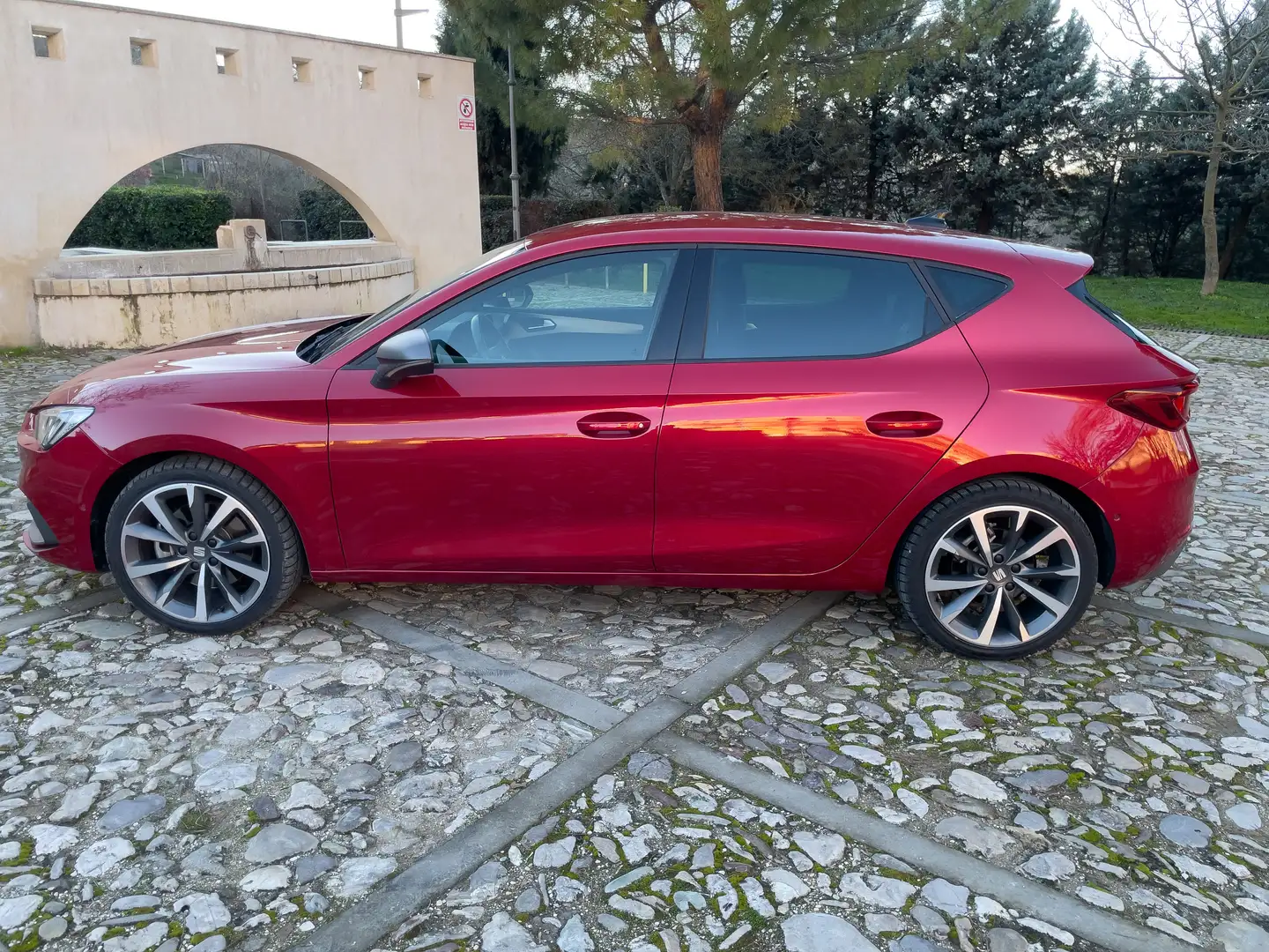 SEAT Leon 1.5 etsi FR 150cv dsg Rosso - 2