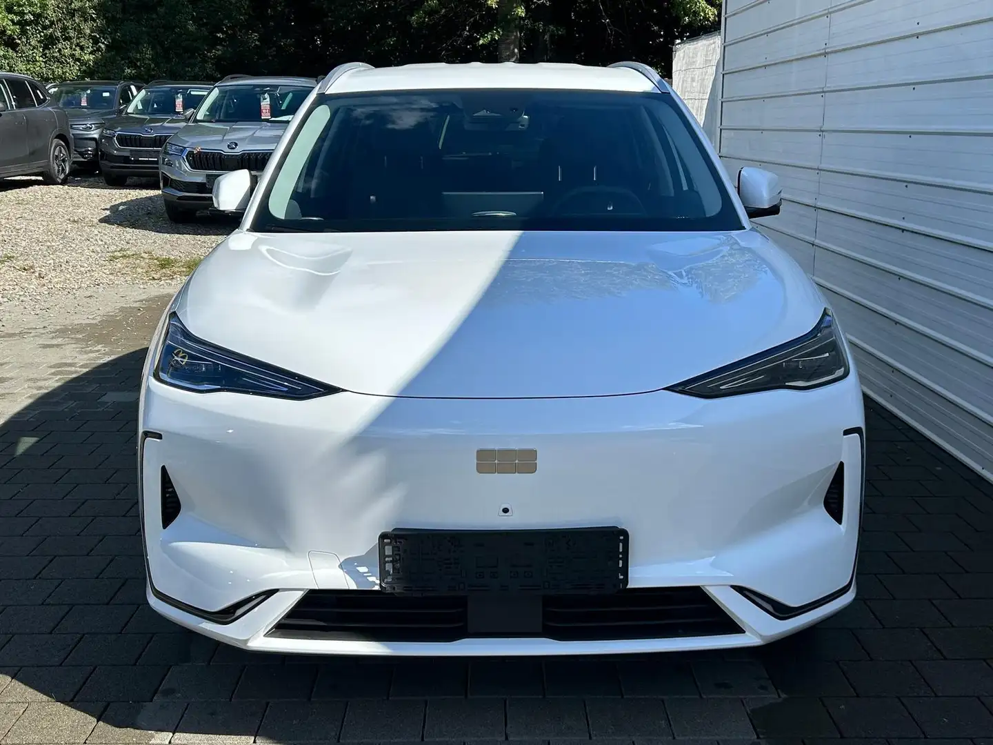 Geely E5 Pro+ 68,4 kWh Android Auto*SHZ*360°*Wärmepumpe*... Weiß - 1