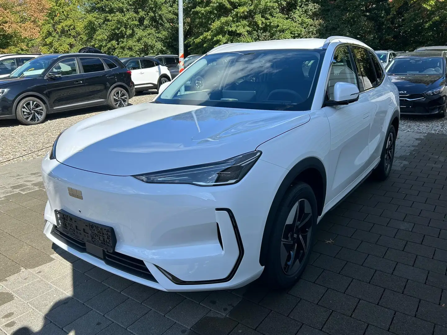 Geely E5 Pro+ 68,4 kWh Android Auto*SHZ*360°*Wärmepumpe*... Weiß - 2