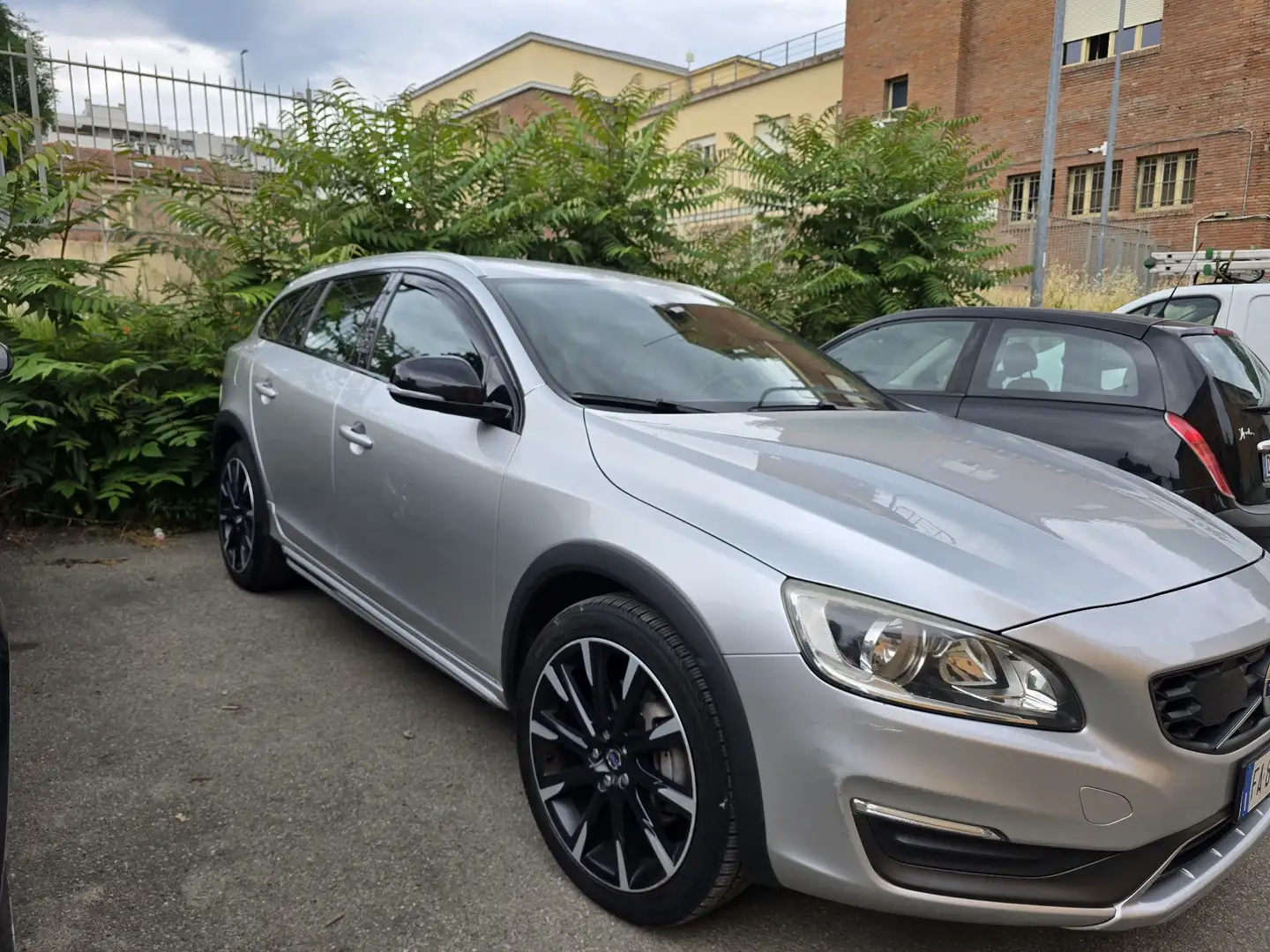 Volvo V60 Cross Country 2.0 d4 Momentum geartronic 4X4 - 1